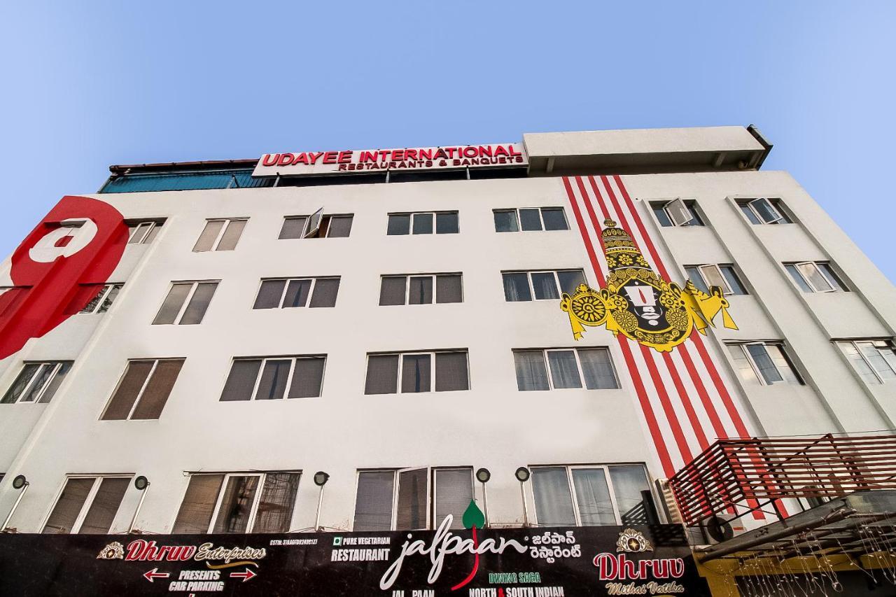 Oyo Flagship 9115 Udayee International Hotel 3*