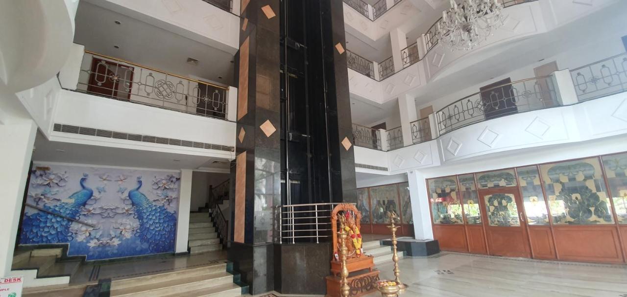Hotel Sindhu International 4*