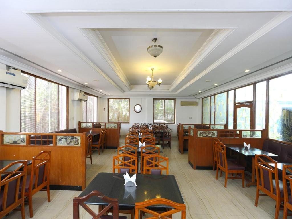Sindhu International Hotel 4*