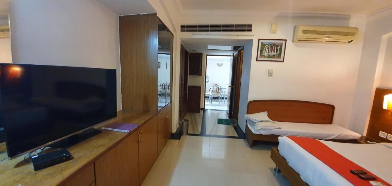 Sindhu International Hotel 4*