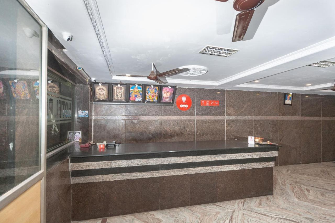 Oyo 16749 Paris Hotel