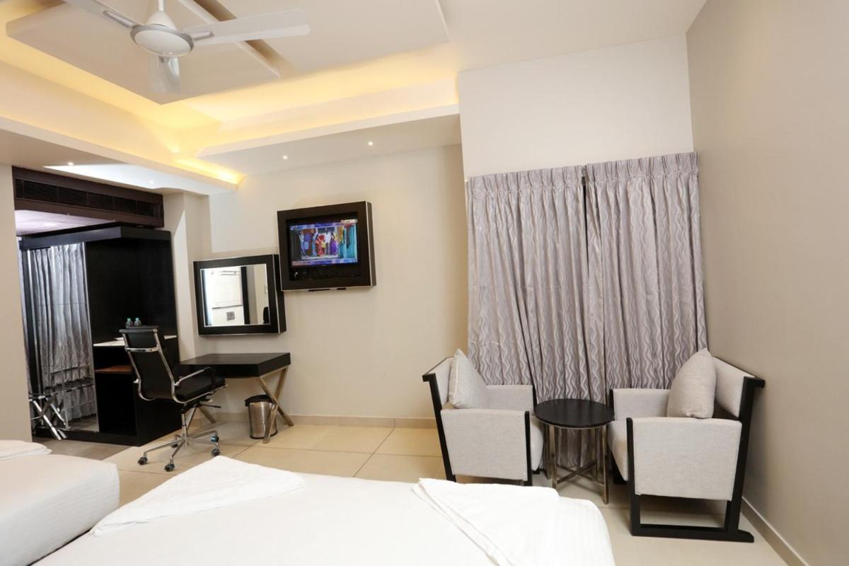Lnb Residency Hotel 3*