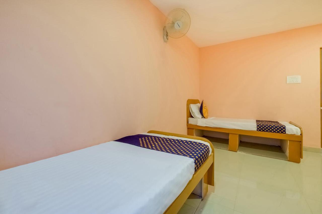 Spot On 64778 Msr Convention Hall Hotel 3*