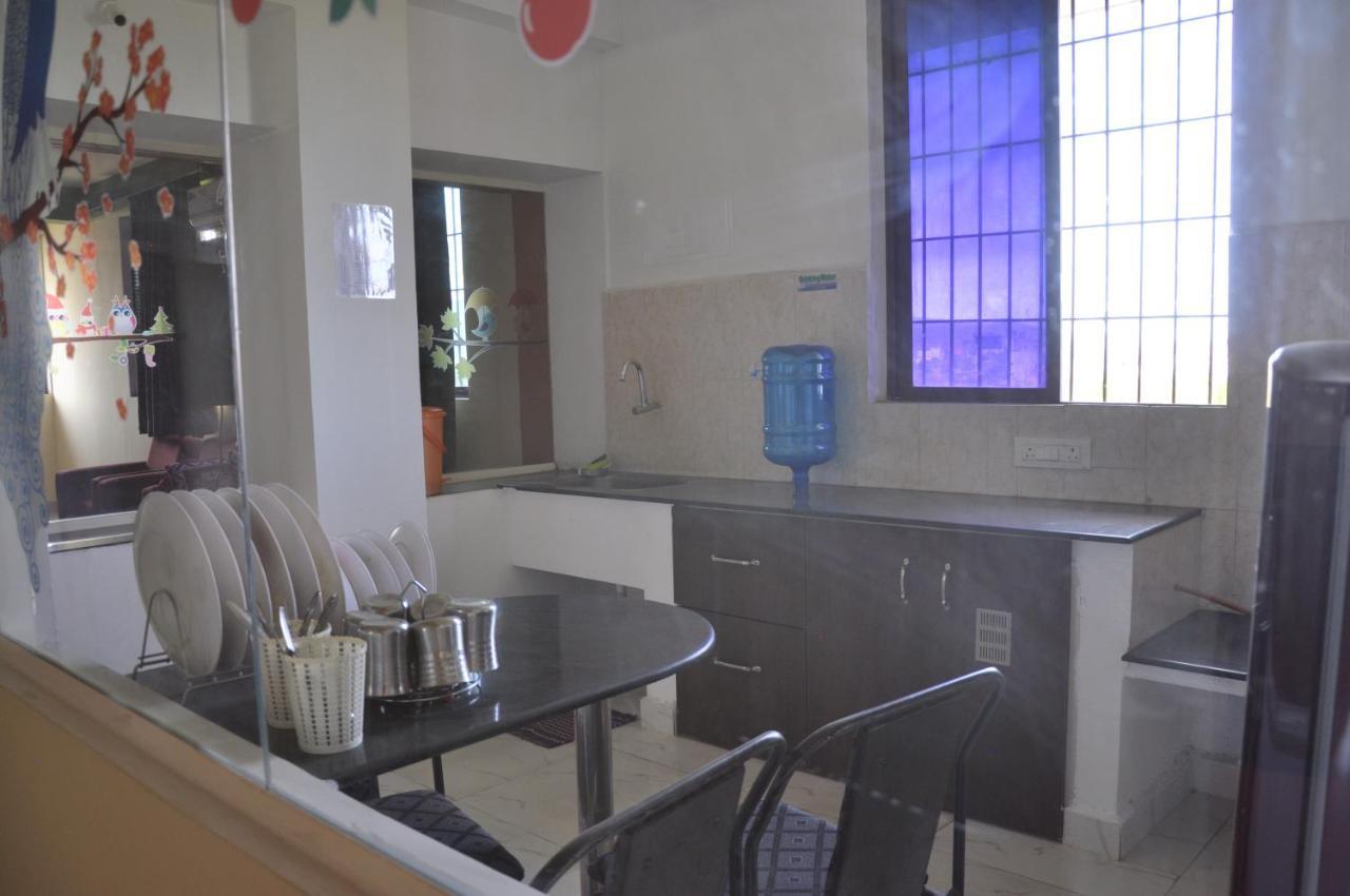 Haritha Apartments, Helpful Staff, Near Bus & Railway Station, Geyser, Tv, Priced Family-only In Tirupati, Big Families, Groups Welcome Tirupati