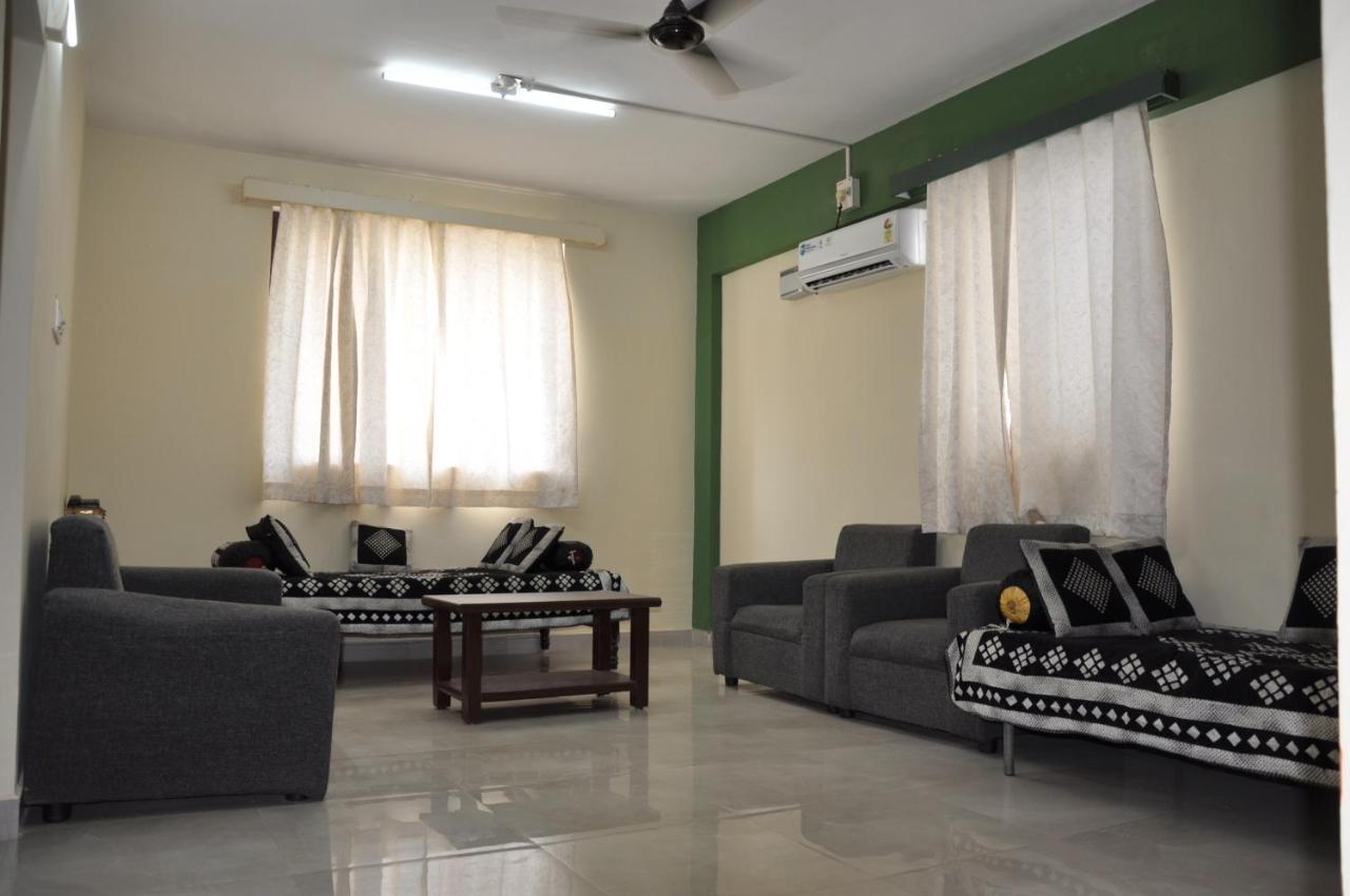 Apartment Haritha Apartments, Helpful Staff, Near Bus & Railway Station, Geyser, Tv, Priced Family-only In Tirupati, Big Families, Groups Welcome