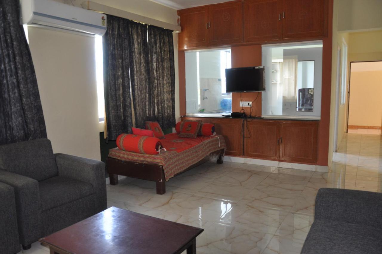 Haritha Apartments, Helpful Staff, Near Bus & Railway Station, Geyser, Tv, Priced Family-only In Tirupati, Big Families, Groups Welcome *
