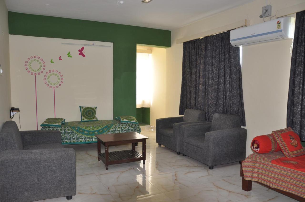 Haritha Apartments, Helpful Staff, Near Bus & Railway Station, Geyser, Tv, Priced Family-only In Tirupati, Big Families, Groups Welcome Tirupati