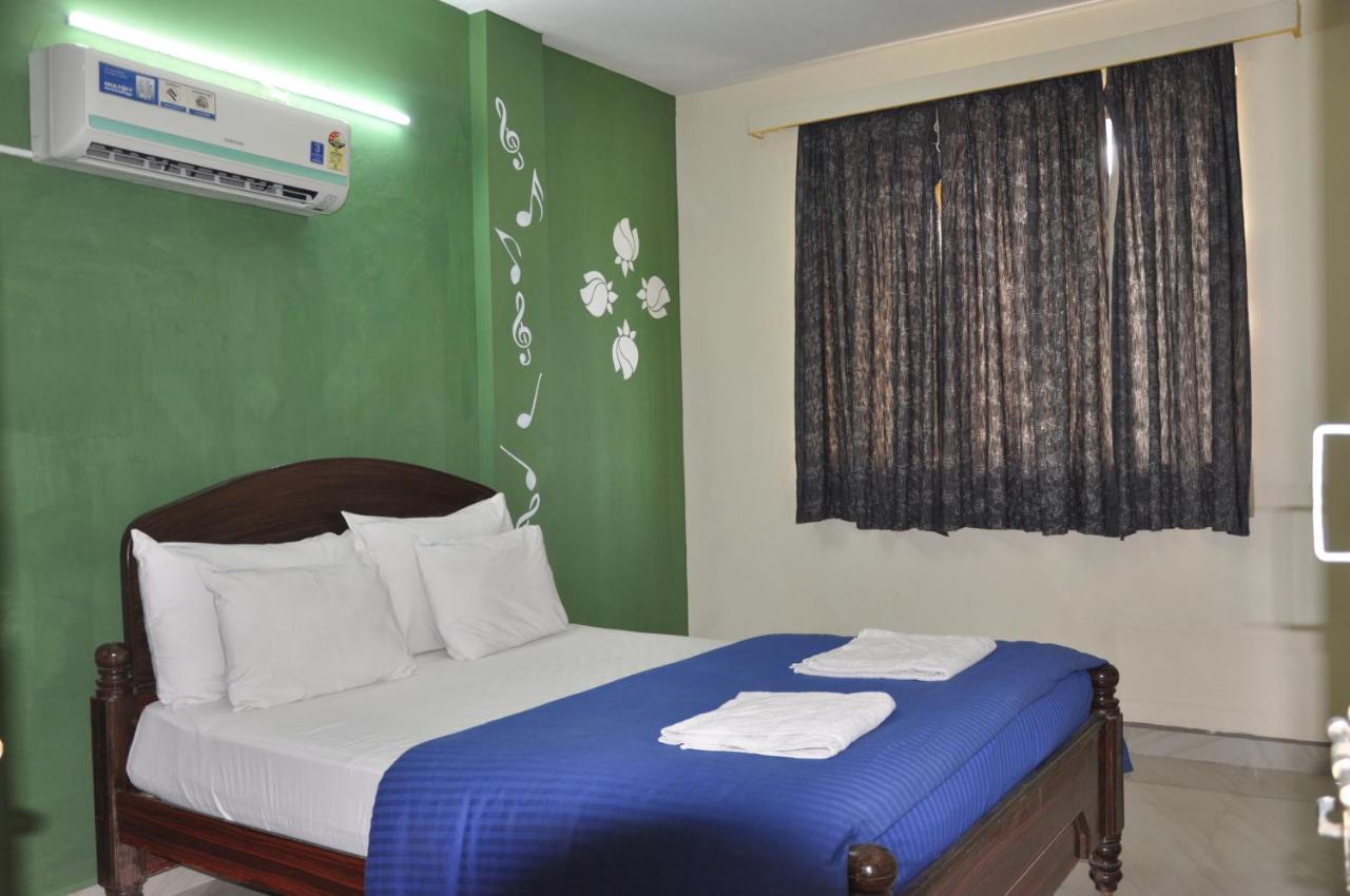 Apartment Haritha Apartments, Helpful Staff, Near Bus & Railway Station, Geyser, Tv, Priced Family-only In Tirupati, Big Families, Groups Welcome Tirupati