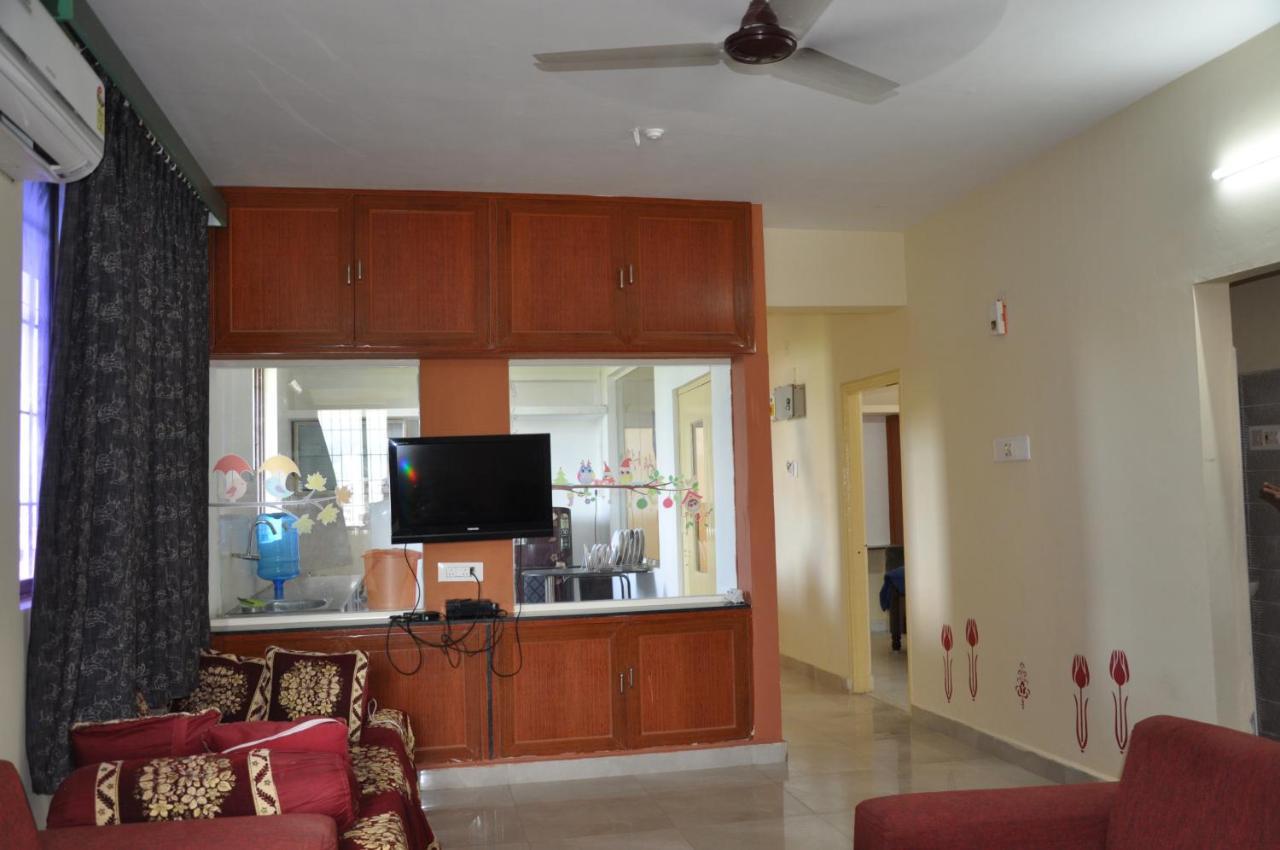 Haritha Apartments, Helpful Staff, Near Bus & Railway Station, Geyser, Tv, Priced Family-only In Tirupati, Big Families, Groups Welcome Apartment
