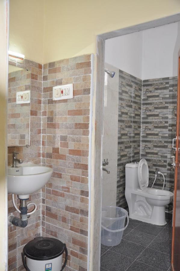 Apartment Haritha Apartments, Helpful Staff, Near Bus & Railway Station, Geyser, Tv, Priced Family-only In Tirupati, Big Families, Groups Welcome